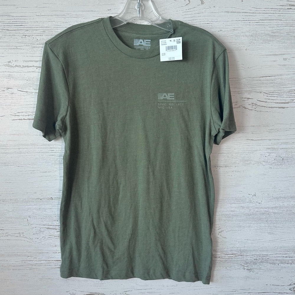 *3/$20* NWT AMERICAN EAGLE Men’s Logo Graphic Tee Olive Green XS